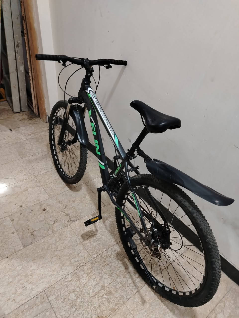 السلام عليكم 
باسكال للبيع جديد كلش نضيف اي نقص مآبي عكرب بريكات دبل امامي كله شعال حجم 26 فريم عالي غراضه اصليه ما مبدل بي شي سعره ب 80 وبي مجال مكاني بغداد حي جامعه ***********
