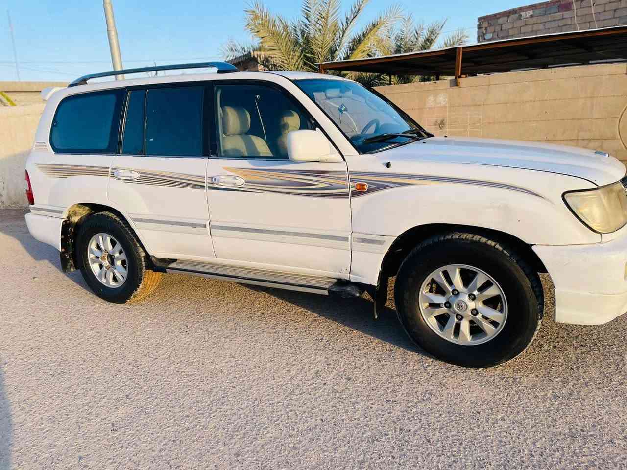 سلام عليكم لاندكروز موديل 1999 محدثه 2007 صبغ حزام بيها كير كايم رقم انبار مكان  السياره الانبار الرمادي عارضها 95 وبيها مجال قليل ***********
