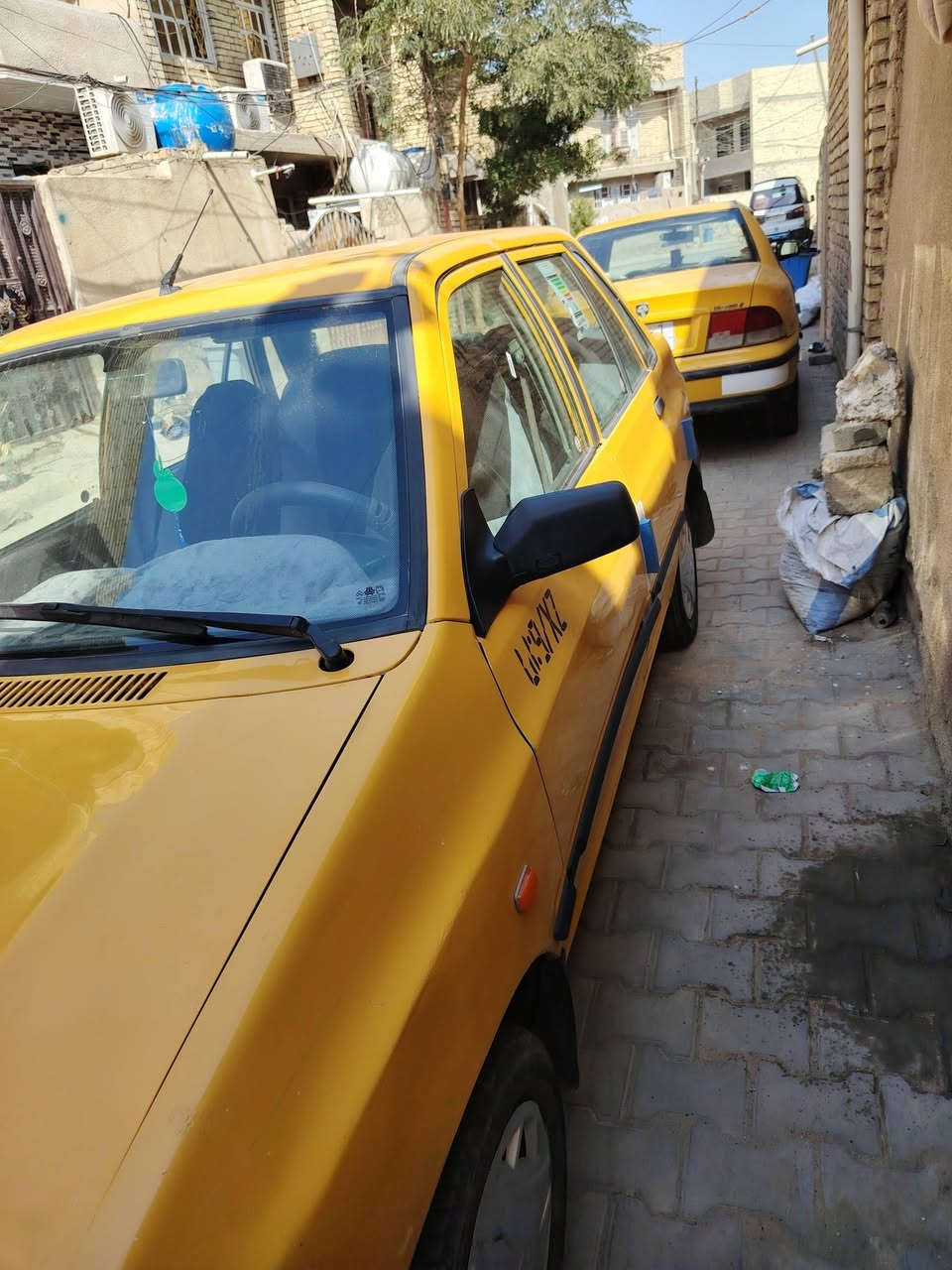 سلام عليكم سايبه 2013 بسمي مصفره لا ضربه ولاصبغ دبلات جديده بس صدر شويه تعبان محرك كير خير من الله والله سياره مال بيت  بغداد حي اور ***********  32 ورقه ورحمه أهلكم لحد يكسر بل سعر اريد ابيع عدي عمليه
