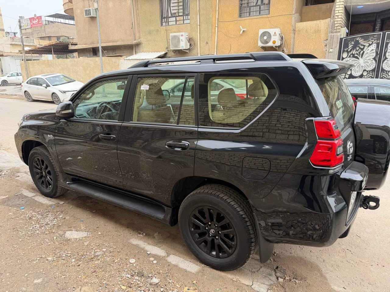 برادو 2023 رقم اربيل باسمي

فئه TX.S دبل تانكي خليجي ضمان شركه ساز

ماشيه 33.000 

بصمه + بصمه أبواب 

تشغيل عن بعد 

فتحه سقف سلايت

زراك لايت 

حساسات 

ثلاجه 

فور ويل 

كشنات كهرباء

كشنات جلد 

شاشه كامره  

و بعد بيها مواصفات 

*بعدها بلضمان السياره 

***********

مكان السياره بغداد / حي جميله بغداد, العراق
