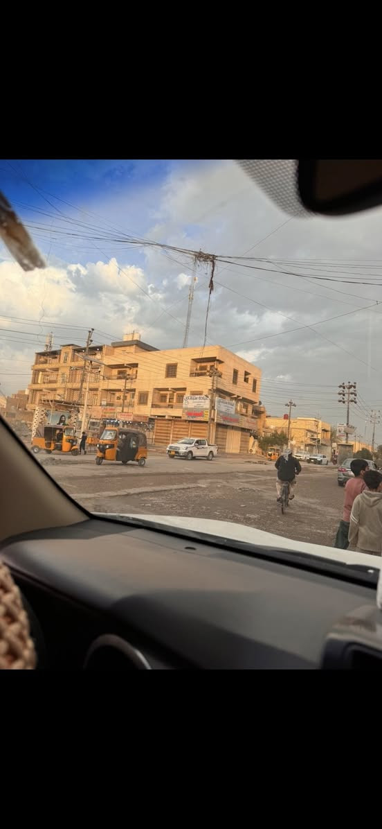 محلين متوفرات للايجار  حي العامل شارع اللادات
الاتصال ‭٠٧٧١ ٣٥٧ ٣٣٨٧‬
