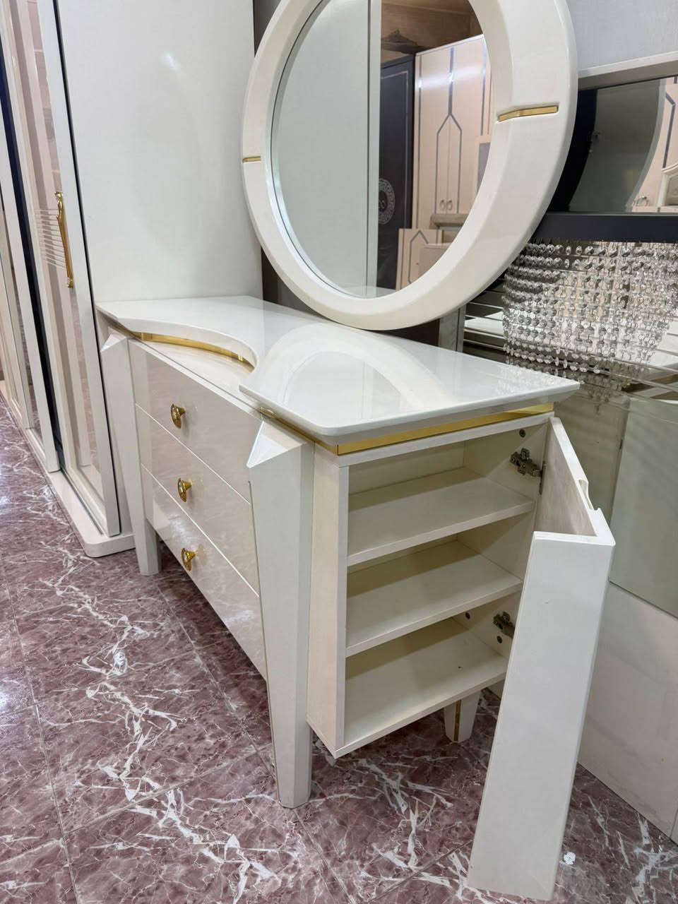 للبيع غرفه نوم 8قطع صبغ حراري 7ورقات السعرعنوان اربيل


**إذا كنت صاحب هذا الإعلان وتريد حذفه لأي سبب، رجاءا أرسل رسالة إلى الدعم الفني**