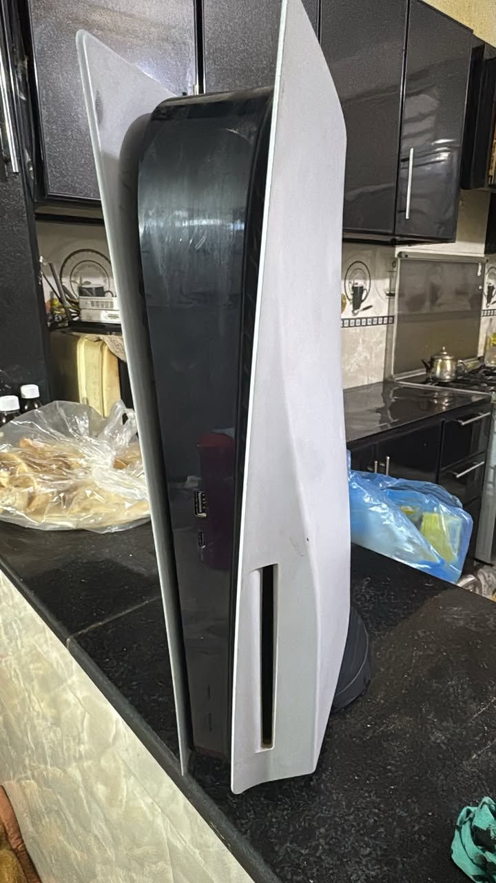 سلام عليكم بلي 5 فات. النسخه الامريكيه. ويا يدات ثنين. بدون كارتونه. مكفول مداخل تصليح. مكاني حله. اريد ابيع بس سعره ماعرف شكد هسه شكد يوصل


**إذا كنت صاحب هذا الإعلان وتريد حذفه لأي سبب، رجاءا أرسل رسالة إلى الدعم الفني**