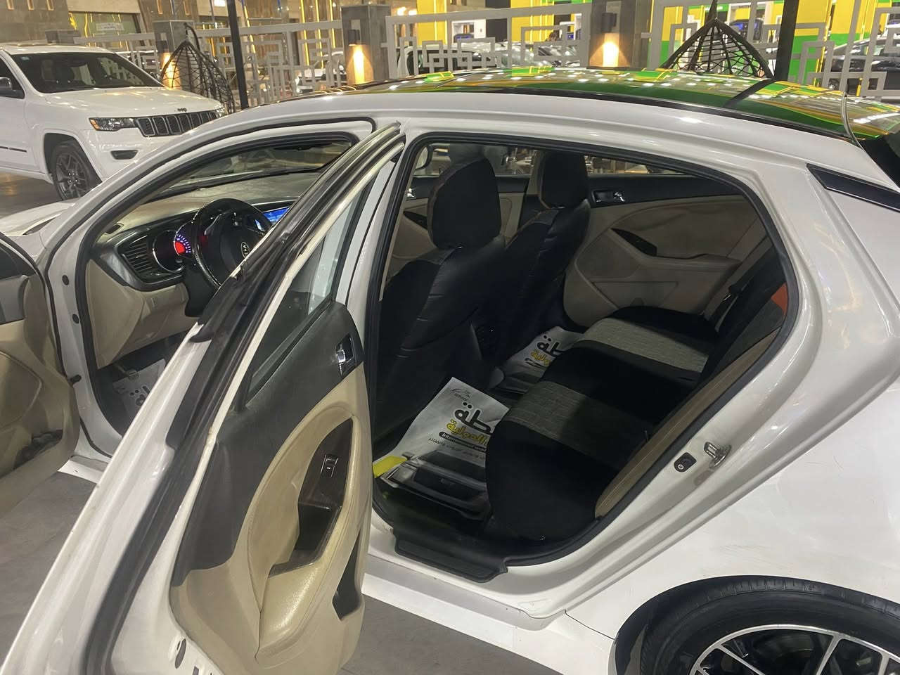 السلام عليكم كيا اوبتما موديل 2012 فول مواصفات قطعتين تبريد. 2400 خليجي  بصمة مكينة مفتوحة *********** 
السعر ١٢٠بيها جاملغ الي بصفحة السياق بدون دواخل
