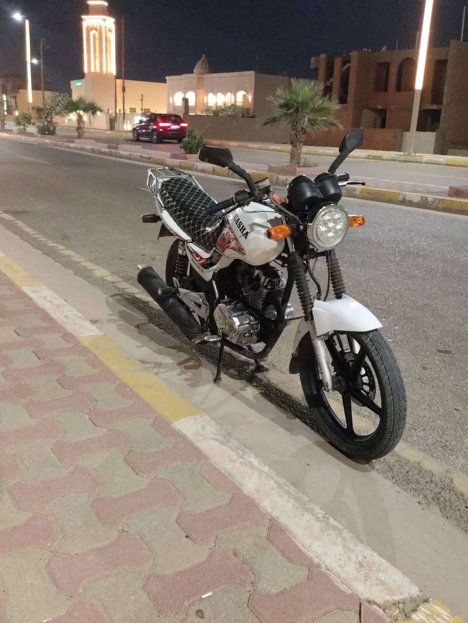 السلام عليكم هيوشه للبيع موديل 20
السعر 450 وبيه مجال محرك نضيف بس بي الكير الاول ميمشي ولباقي كفاله ونشاط فول 
ملاحضه عندي ويل خلفي احتياط  وياها ما احتاجه ودرع
هاذ رقمي *********** مكاني الرمادي
