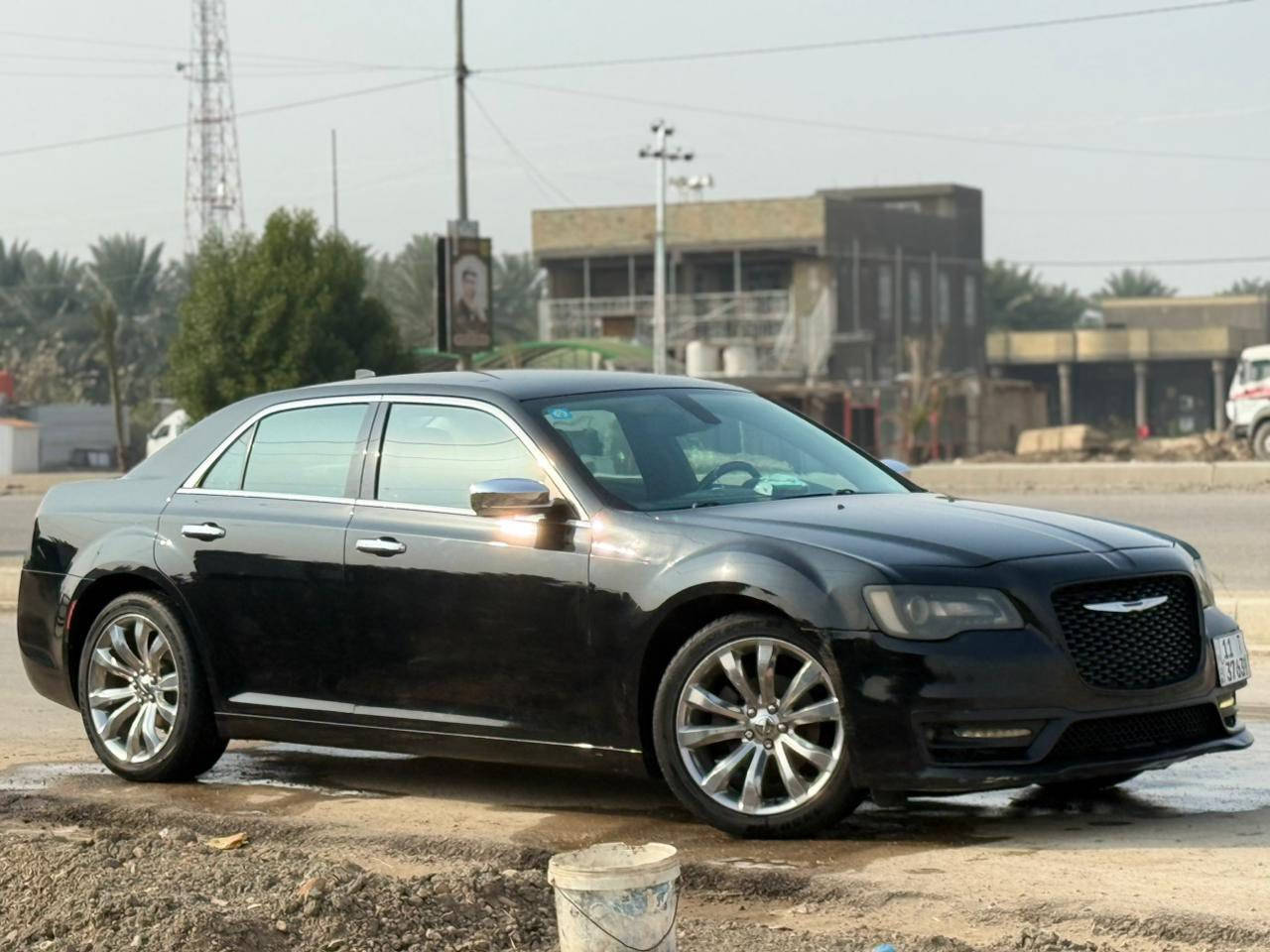 للبيع: كرايسلر 300 C وارد أمريكي  2018

ماشية 50 الف  فقط على وضع شركة شرط

حجم المحرك 3600

السيارة
بيها قطعه وحده تبديل   فقططط جاملغ امامي جهة السائق بدون دواخل بدون ايرباكات بشرط

مواصفات السيارة

حساسات أمامية وخلفية
ومصابيح أمامية زينون مع LED بلوجكتر
ويل قياس 20 إنج
شاشة كبيرة مع نظام ملاحة (GPS)
سستم صوت الباين كامل مع دمام خلفي
كراسي جلد طبيعي بشعار S
مقاعد أمامية كهربائية (عدد 2) + تدفئة
تشغيل عن بُعد
تدفئة ستيرن
محدد سرعة
كاميرا خلفية دوارة
دخول ذكي (بصمة)
تبريد مركزي قطعتين
بصمتة ابواب
شاشه ابل كار بلي واندرويد اوتو 
شفتات ستيرن 
فول تحكمات ستيرن
جامات اوتو

للتوضيح :  رقم بغداد باسمي تحويل ثاني يوم ..گير ومحرك وكهربائيات وتبريد وتخم تايرات تايوندي وحداديه كله بشرط الفحص گلوب واحد مامشتغل بيها وسيارة ترايهه شركه  

مكان السياره بابل المسيب 

السعر ( 235 ) وبيها مجال 

للتواصل
واتساب أو اتصال أو على الرقم ***********
