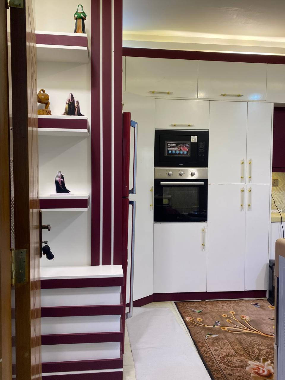 كاونتر مطبخ درجه اولى مع ملحقات للبيع للاتصال ***********
