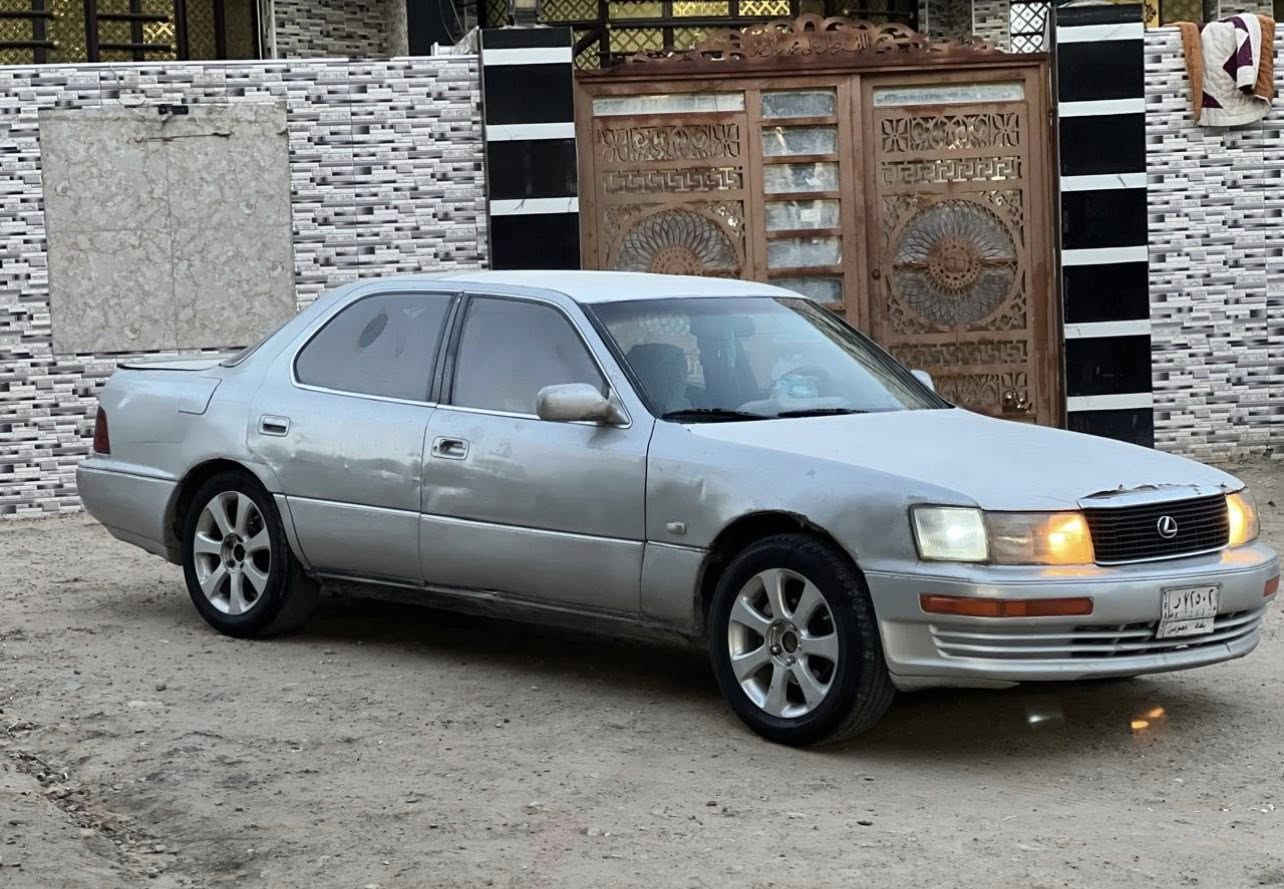 السلام عليكم لكزز 1990 بسمي تحويل مباشر مكينه كير اكسن شاصي شرط رقم بغداد سنويه جديده مكينه في فيتي فيشه وبطل 
مكان السياره النجف الاشرف رقم *********** السعر 35 وبيه مجال
