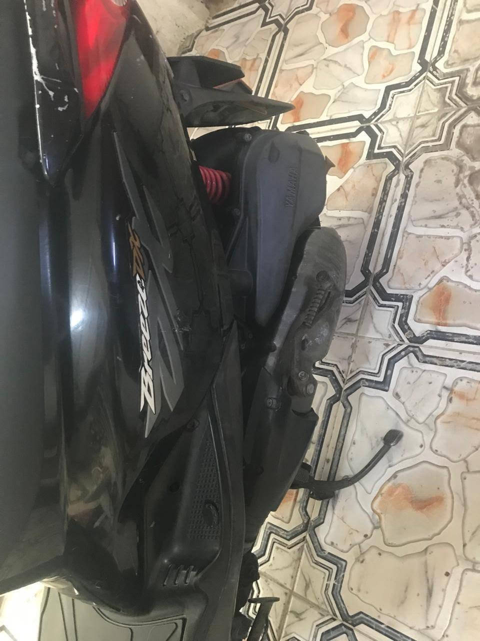 السلام عليكم دراجه بريز ميه واربعين سرعه كفاله عامه  رمبه وشرط الفحص  وشلعه ومعدل الكهربائية كلها شغال لايت وشاير وشلف هندر  وعداد شغال كلشي مابيه مختمه من طول ل طول مكفوله ليشتريها ماخسران العنوان البصره ٥ميل السعر مليون  وبي مجال قليل الرقم ***********
