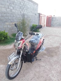 دراجه شحن هارلي نضيفه بطاريات يقرن 10 دراجه كلشي شغال بيه وموضحه كدامك...