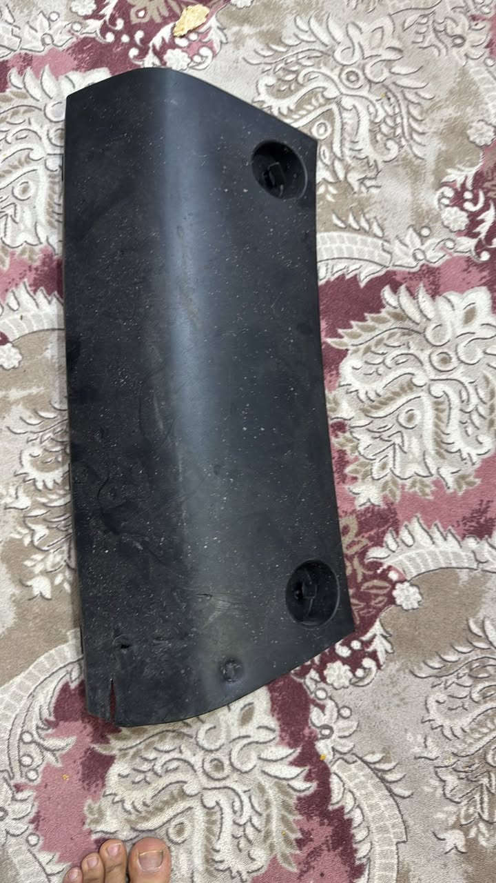 غراض جيب لاريدو 25 ابيعه كلهن شلع دعامية خلفية هي وحساسات ورادارها والفسفورا جه اليمين دعامية امامية بدون رادار وبكة امامي فسفورا جه اليمين فقط برده  بيه كسور لايت مكسر البدي مالته لداته ومحولة شغالة بك لايت بيكسر بالجامه الشفاف
*********** قفلهن 750مكانه البصرة
