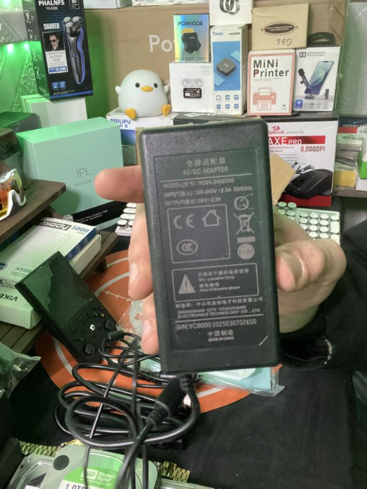 طابعه باركود حراريه شرط الشغل 
تشتغل على حاسبه وعلى تلفون قطعه تخبل 
انطي سعر بما يرضي الله وبالعافيه


**إذا كنت صاحب هذا الإعلان وتريد حذفه لأي سبب، رجاءا أرسل رسالة إلى الدعم الفني**