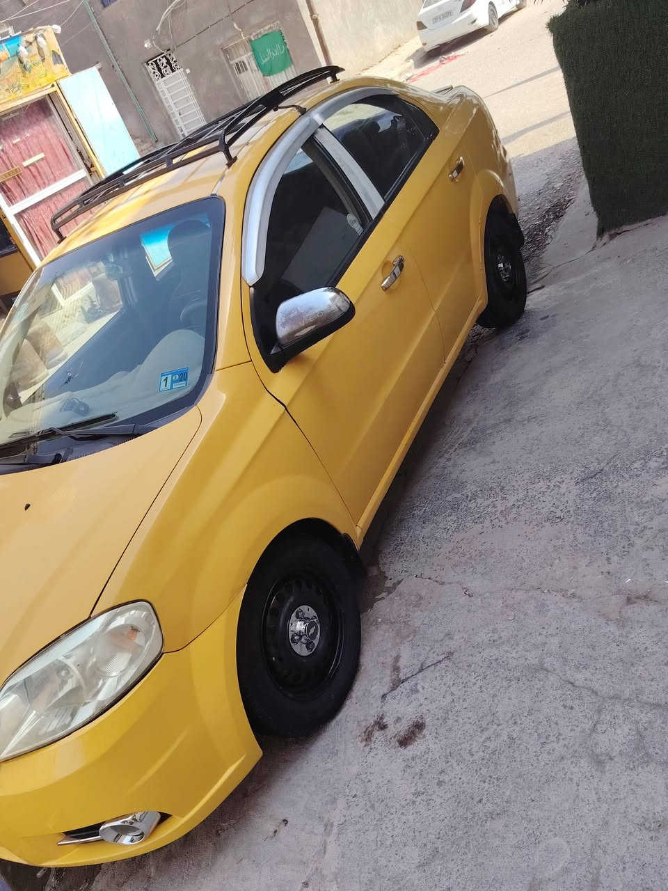 سلام عليكم افيو موديل 2010 مسكر أمريكي رقم انكليزي  تحويل ثاني يوم كير مكينه خير من الله حداديه 70 تايرات جدد لسعر 45 ول مكان ذي قار واذا اكو مراوس خابرني لرقم ***********
