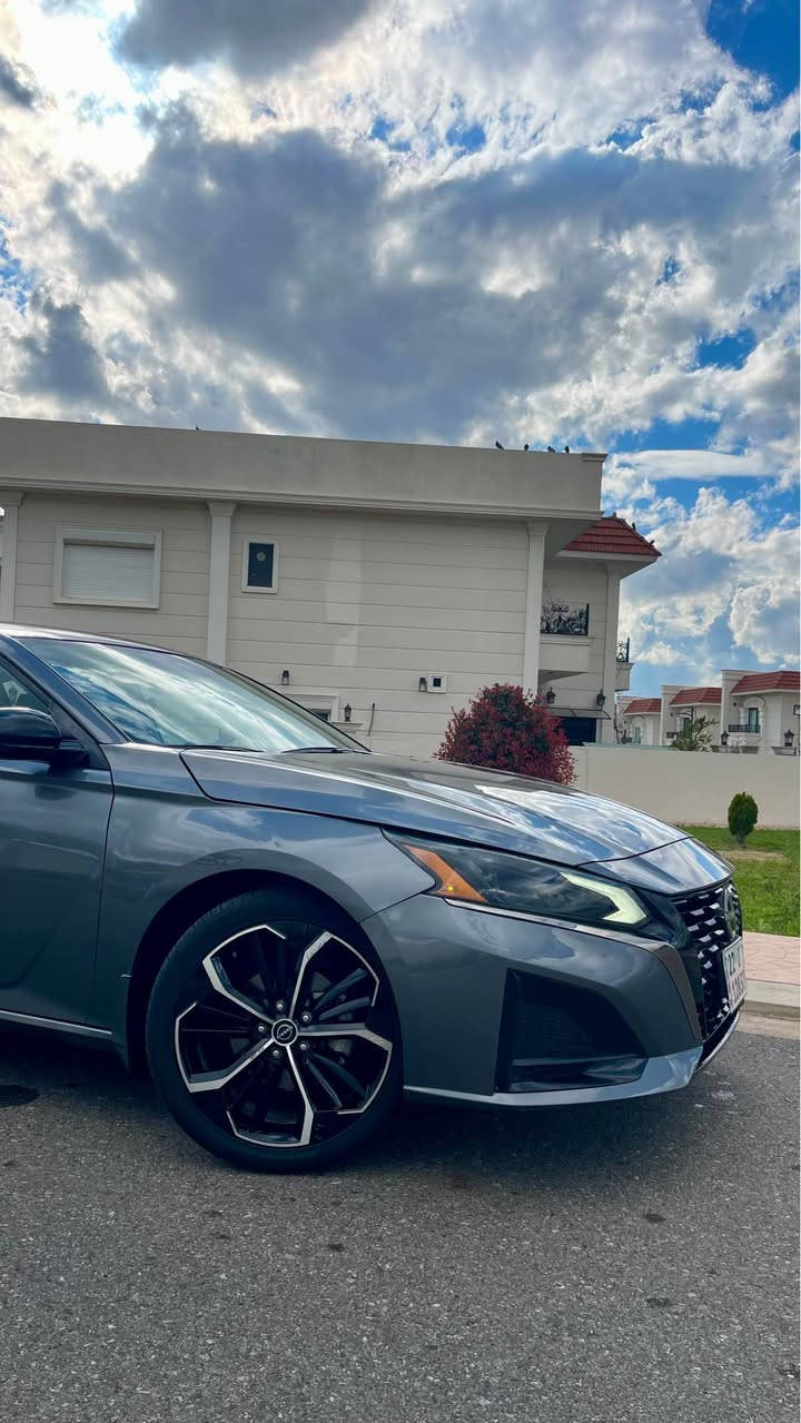 السلام عليكم 
نيسان التما موديل 2023 مواصفات SR 
كشنات نص جلد بصمه تشغيل عن بعد 
رادار امامي وخلفي وجانبي شفتات ستيرن فول تحكمات وباقي مواصفات المعروفه بل SR 
السياره ماشيه 20000 MIL
حادث السياره  دعاميه اماميه شبر تكحيل بل بنيد وبيها جاملغ بي تعديل بارد بدون دواخل بدون ايرباك سليم  
مكان السياره أربيل 
التفاصيل عل رقم *********** 
متوفر عل واتس اب 
السعر 168$ وبيها مجال بسيط للشراي أربيل, العراق
