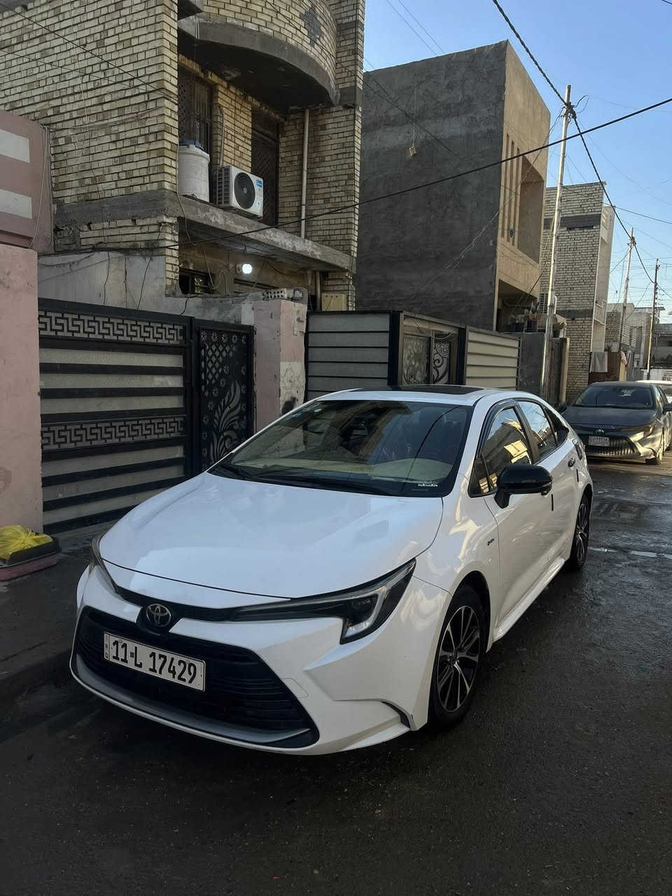 كورلا هايبرد موديل 2024تجميع صيني شكل الامريكي باب اول كشن احمر  
ماشيه:٣٧
رقم بغداد باسمي وهزه جديده 
موصفات السياره 
بصمه 
فتحه 
تحكم سترين 
شاشه جبيره 
هند بريك كهرباء 
كشنات جلد 
تحديد مسار 
اوتو هولد 
رادار امامي خلفي 
كامره خلفيه 
داشكام كامره اماميه
٣ مودات قياده 
سياره خير من الله وما ناقصه شي ابد ع وضع الوكاله وسياره كفاله عامه 
مكان السياره بغداد الاعلام
السعر ١٤٧ 
الاستفسار 
‏‭***********
