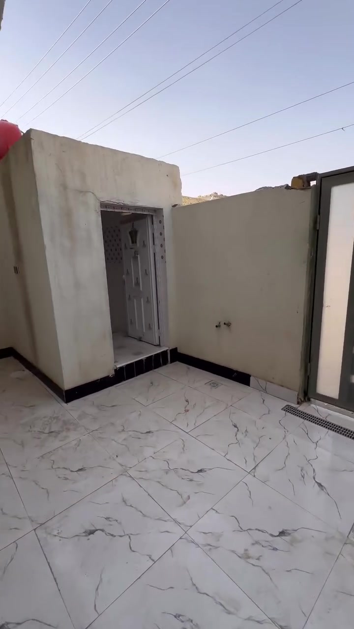 سلام عليكم دار
للبيع زراعي مساحه 100 متر بناء حديث

طابوك صب كونكريت العنوان سدناويه خلف مدرسة صفي الدين بناء غرفه وصاله ومطبخ ودونيه وصحيات وبيتونه ودرج وستار السعر 60 وبي مجال البيت

فارغ حالين لاستفسار

*********** وتساب متوفر
