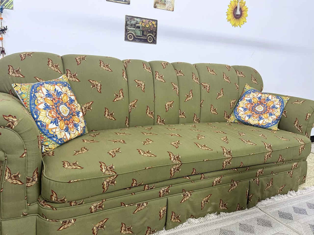 سيت اسود لوكرات ومجرات اريدهم ب١٥٠ 
التخم خليجي بتصميم أمريكي خشب زان والاسفنج مالته يجنن اريده ب٤٠٠ وبيهم مجال


**إذا كنت صاحب هذا الإعلان وتريد حذفه لأي سبب، رجاءا أرسل رسالة إلى الدعم الفني**