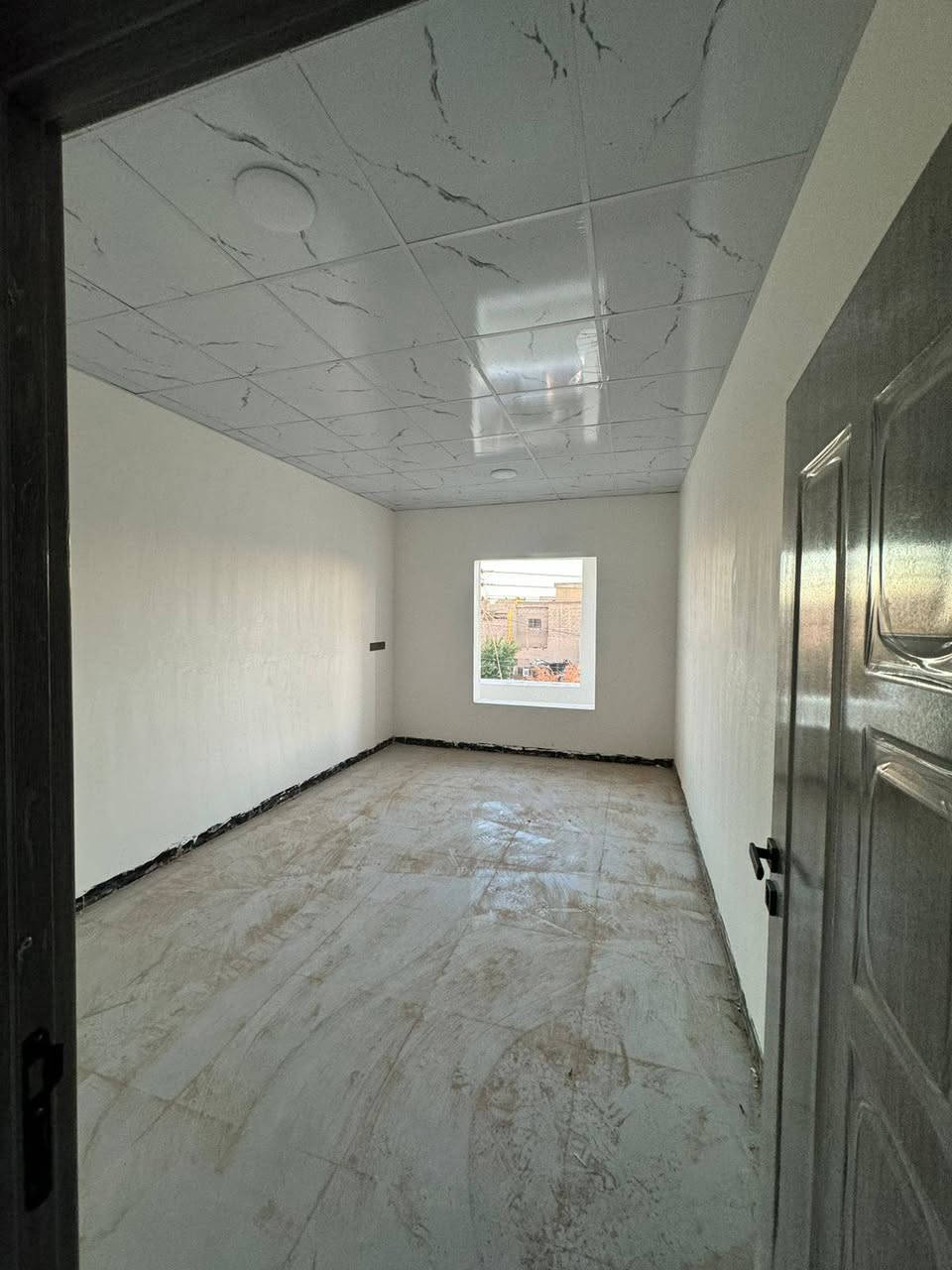 #دار للبيع
العنوان : تكريت القادسية 
قطعة 500 مقابل اسوق النور 
#المساحة 100متر  شارع 15متر 
يحتوي على 3 غرف نوم واستقبال
 ومطبخ  سيراميك وصحيات داخل وخارج 
#السعر المطلوب《 90مليون  》قابل للتفاوض 
#للاستفسار الاتصال على الارقام التالية
***********
***********
#مكتب دجلة للعقار ....
