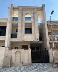 زيونة محلة ٧١٢ • ١٥٨م • ٤ غرف نوم