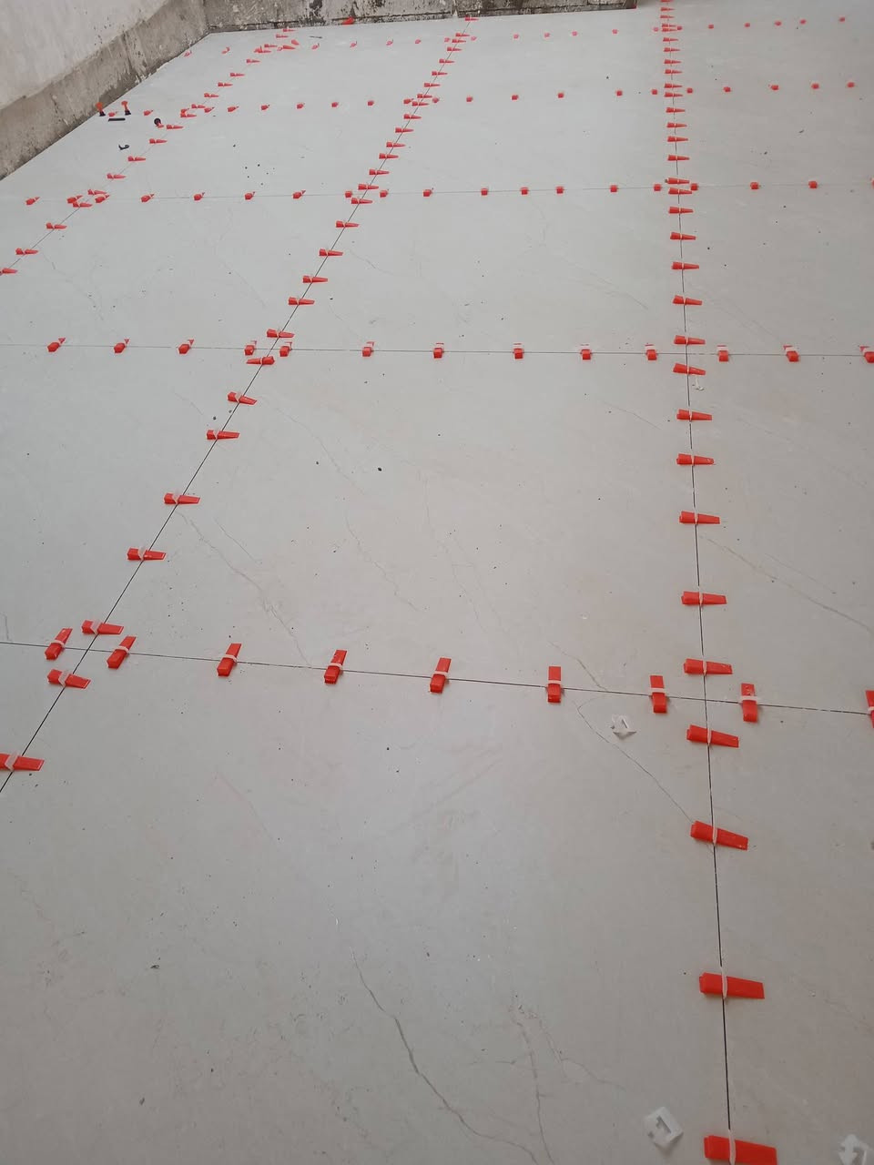 شغل ارضيات بورسلين وسيراميك شغل شرط جميع انواع الارضيات *********** موصل
