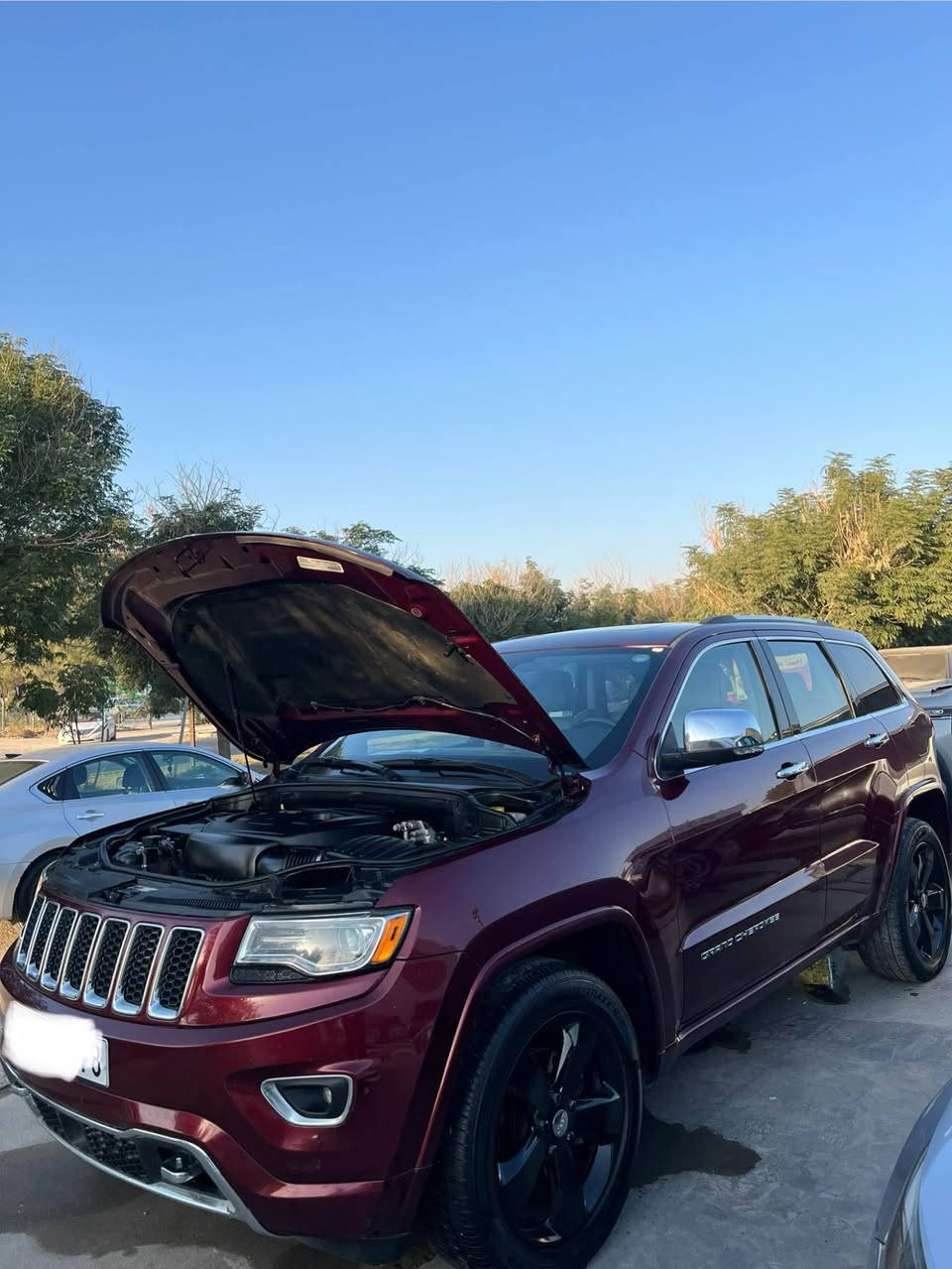 کوردی- عربی 

جیب گراند چیرۆکی خلیجی ناو زەرد (داخل بیجی) مواسەفات ئۆفەر لاند 
فول فول قەپات مواسەفات ٦ پستۆن 
ڕادار -پانۆراما - تحدید سرعە - چوپلس وبیها مواسفات هوایە هتد
کوردی - دەرگای سایەق یەک شوختی هەیە و هیچی تری نیە 
عەربی -باب سایق شویە بیە شخط بسیط سیارە کفالە
عنوان کلار -سلیمانیە 
*********** كالار, السليمانية
