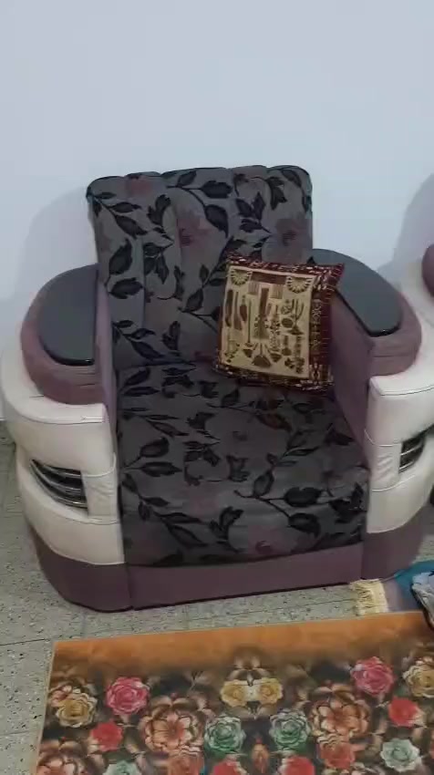 تخم للبيع بسعر مناسب 225الف 
للتواصل ***********
