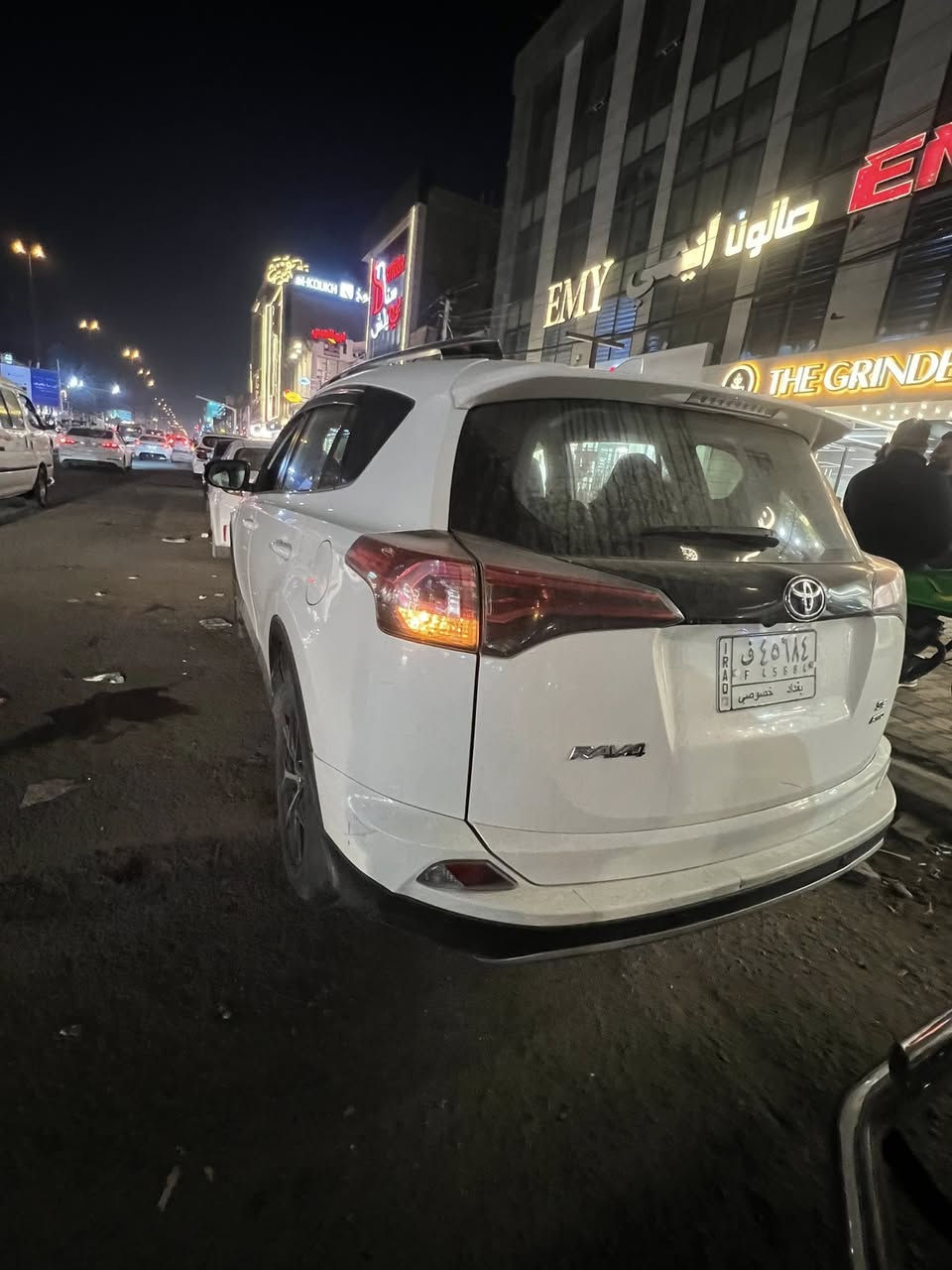 تيوتا راف فور 2018 se اعلى مواصفات
المواصفات🔴🔴🔴
 ✅◦ ماشية 140الف حقيقي
 ✅◦ فور ويل دفع رباعي
 ✅◦ وضعيات قيادة . اقتصادي / ✅عادي / رياضي ( سبورت)
 ✅◦ جنطة كهرباء
 ✅◦ كشن السائق كهرباء 
 ✅◦ تدفئة بالمقاعد الامامية
 ✅◦ كشنات جلد
 ✅◦ فتحة ( سلايد روف)
 ✅◦ رادار ٣٦٠ درجة 
 ✅◦  كاميرات عدد ٥
 ✅◦ تحديد مسار
 ✅◦ دخول ذكي
 ✅◦ نقطة عمياء
 ⚠️◦ السيارة بيها صبغ بنيد وجاملغ 
⚜️ السيارة كلشي ما بيها نقص بالعافية عالياخذها 
واعتذر السيارة ماعندي مجال اغسلها 
السعر / 180 ورقة ✅
للأستفسار الاتصال عالرقم ***********
