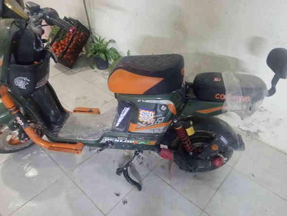 السلام عليكم  
للبيع: دراجة شحن نوعX900
الدراجة جديدة ماشية 30كيلو 
الدراجة نضيفة 
الموصفات
هورن
ضوة عالي ناصي رماش 
اشاير يمنة يسرى رباعي
السرعة 70حقيقي
عداد 119
نوع التشغيل عدد البصمة 2
اسويج2
اضافة اإلى بصمة جوة الشاشة 
مكان شحن يواسبي
اربع نمر 
بالاضافة الى نشر ضوئية وية البريك تنبيه سرقة قفل فتح تشغيل عن بعد مداسات  الدراجة 5باتري الكبار  ويل برتقالي تچوة الراكب الثاني الدراجة بيها مكان تخزين چكنچة السعر 500الف دينار الرقم 
***********
