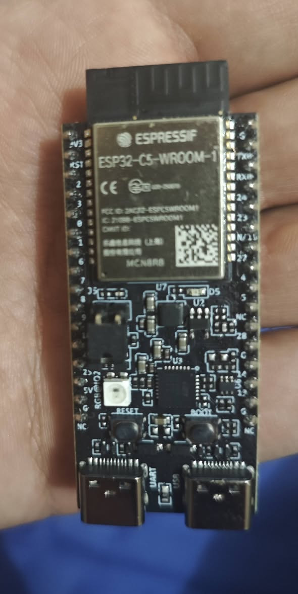 بورد ESP32-C5-DevKitC-1
السعر 20 🛑


**إذا كنت صاحب هذا الإعلان وتريد حذفه لأي سبب، رجاءا أرسل رسالة إلى الدعم الفني**