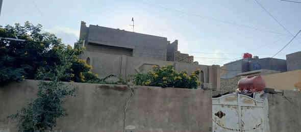 ياالله 
للبيع بيت مساحه 240 وقطعه مساحه 240 اربع غرف نوم استقبال هول ومطبخ صحيات عدد ثلاث العنوان ابي غرق حي سلام طابو صرف سند 25 مقابيله ساحه الرقم *********** 
الاستفسار على رقم الهاتف أكثر تفاصيل البيت
