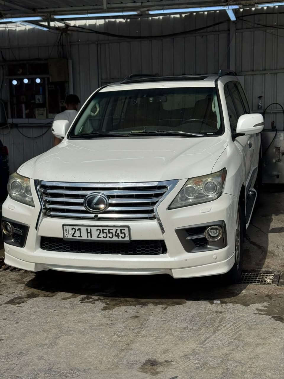 سلام عليكم لكزس موديل 2015 بريم اصل بيه جاملغ وبنيد وتكمه الخلفيه 5اشبار صبغ سياره باسمي تحويل شوكت متريد سعره 400وبيه مجال تجي وتشوف وتدلل  ***********مكاني بغداد
