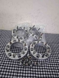 غراض FJ للبيع  ١- سبيسر انج وربع ١٠٠ الف ٢-تعلاية لوي خلفي ٣٠ الف ٣-شب...