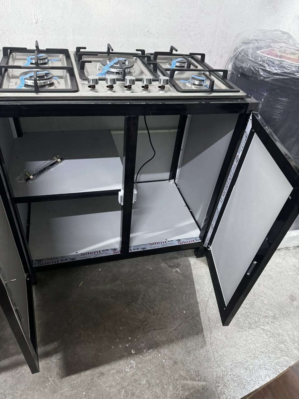 مجموعه اغراض منزليه للبيع جديد ومستخدم بأسعار جداً مناسبه 
للاستفسار *********** اتصال خط او واتساب او مراسله بريد الصفحه 
عنوانه سليمانيه بكرجو شارع عوال مقابيل حديقه كوستجم او مدرسه شنيار للبنات ((معرض حذيفه ))
