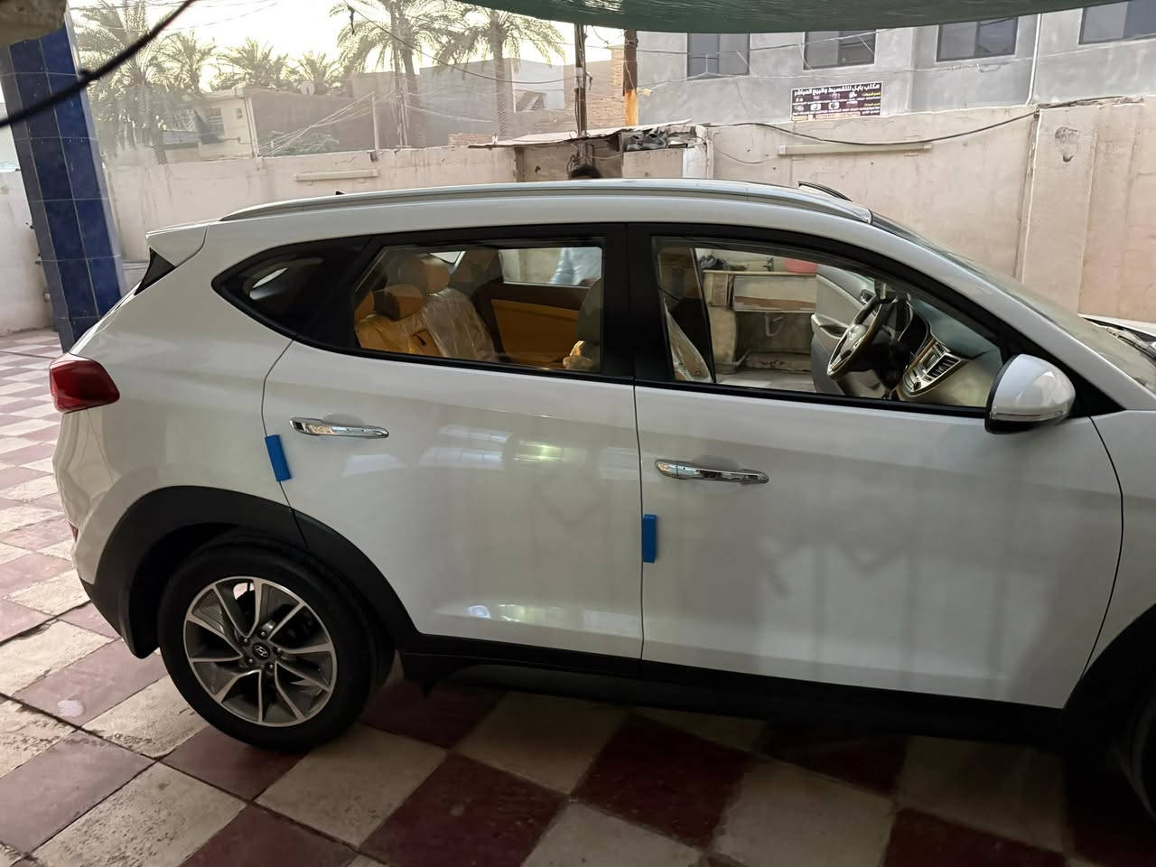 سلام عليكم توكسان 2018 مكفوله كفاله عامه حته من الشخط
ماشيه 50بعده بحالت الشركه رقم بابل 

مكينه 2000عنوان بابل مركز 
***********
