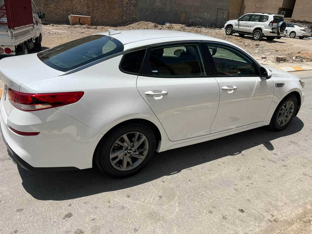 السلام عليكم
كيا اوبتما 2019 امريكي

رقم اربيل   

السيارة بيه 3 قطع  صبغ جاملغ خلف السائق وباب الخلفي وشبر بالبنيد. شبر واحد  
ببدون ارباك بدون دواخل 
مواصفات عادية حساسات كامرات  ماشيه 167 الف ميل 

مكينه 2400 بلادي 

السيارة  معروضة للبيع  السعر 130 ورقه $ وبيهة مجال مكانهةبغداد الكراده 

للاستفسار ***********
