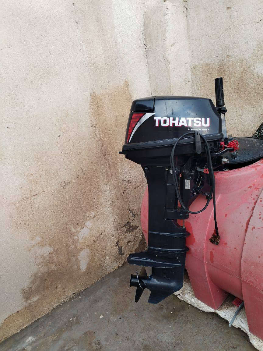 السلام عليكم مكينه للبيع مكينه مشتغله موسم واحد جديده موديل 2016 ماكينه ما مفتوحه لاقيها ولا محرك سلفه جربه السحر مليونين وبيها مجال***********
