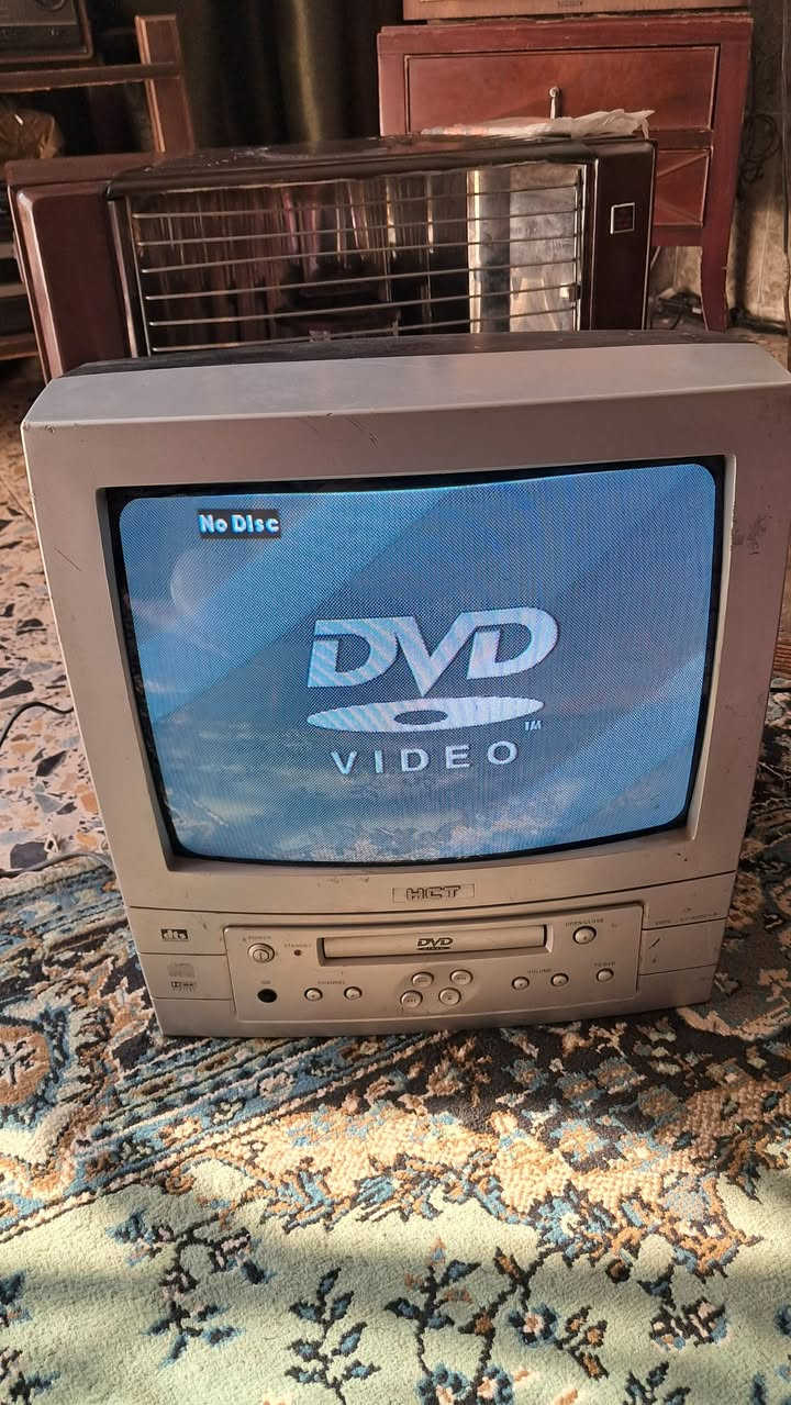 تلفزيون ملون حجم ١٦ مشترك سي دي مع تلفزيون عاطل السي دي السعر ٣٥الف يوجد توصيل ***********سيد عباس
