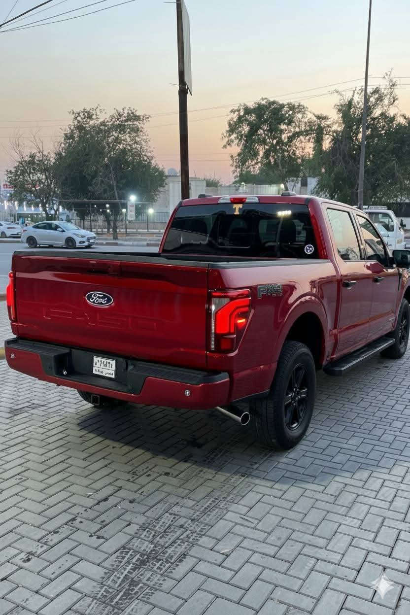 بسم اللَّٰه الرحمٰن الرحيم 
 اللهم صلِ على محمد والِ محمد 
للبيع فورد F150  2025 هايبرد ماروني  غامق 
Xlt بلاك اديشن 
السيارة 2000 ميل فقط   يعني صفر بعدها 
حساسات  خلفية وامامية
رادار 360درجه
كامرة 360 درجة
باب بدي فتح عل البصمة و الريمونت 
لايت  زنون شكل جديد 
شاشات عدد 2 ديجيتل حجم كبير فول مواصفات 
قيادة ذاتيه و تحديد مسار واتو ستوب توقف ذاتي
داخل مخمل  
تدفئة  كشنات
فتحة جام خلفية للبدي 
منافذ كهربائية داخل السيارة 
بصمة ابواب  و تشغيل عن بعد ورمز دخول ابواب 
كير  كهربائي  10 نمر
كشنات كهربائي و تدفئه  و ميموري
ستيرن كهربائي و تدفئه 
مري  كهربائي و اشاره  و كامرا وترحيب 
بصمات دخول ابواب و رمز سري
انارة محيطية 360 درجة 
منافذ كهرباء 220 فولت و كذلك 110 فولت بكل مكان بالسيارة  3 منفذ بالبدي طلب خاص 
وضعيات القيادة اكثر من 7 انظمة ( جبلي و صحراوي و اقتصادي و طبيعي و سبورت و سلس و صخري و ممطر الخ...)
محرك 3500 تون تيربو كير 10 نمر ، 4 ويل درايف 
السيارة حادثها خلفي باب بدي خلفي و طرف جاملغ و بنيد يسار بدون دواخل فقط خصره بالشاصي الخلفي بسيطة السيارة بدون ايرباك او دواخل كلها راجعه وضع الشركة  
لمزيد من المعلومات عن السعر او صور الحادث و التفاصيل  اتصال او مراسلة واتس اب 
***********

.
.
.
.
.
.
.
.
.
.
.
.
.
#فورد #اف150_F150 #هايبرد
#دوج_دودج #رام #الوكاله 
#الوكالة #العراق
