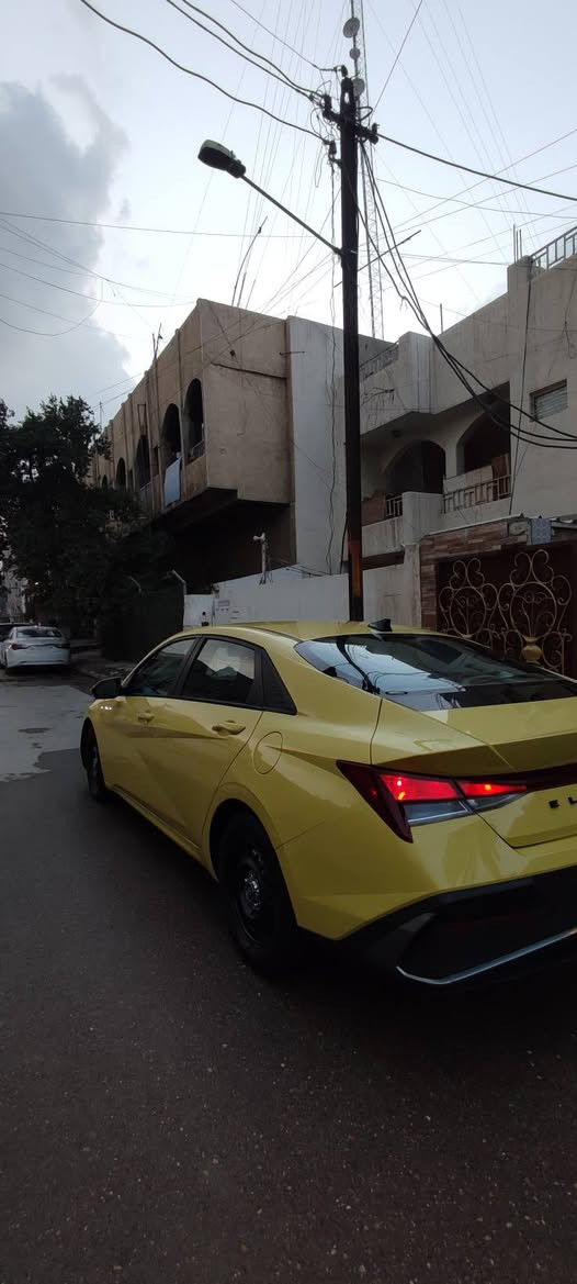 سلام علیکم
الالنترا موديل 23 وارد امريكي حادثها باقمارة وكصيتها ومبدل باب ورى سايق وعكس سائق بدلات اصلي  وجاملغ مبدل  بجم كبس وصندوك كبس صدر جدید تخم تایر ويل  جديد سيارة حلوة ها ورقمها خصوصي لانه ماكو ارقام تكسي صيغتها ليموني ورقم خصوصي عنواني بغداد الجديدة رقمي سعر 137 وبيها مجال
*********** شراي خابر وبيك خير وتدلل
