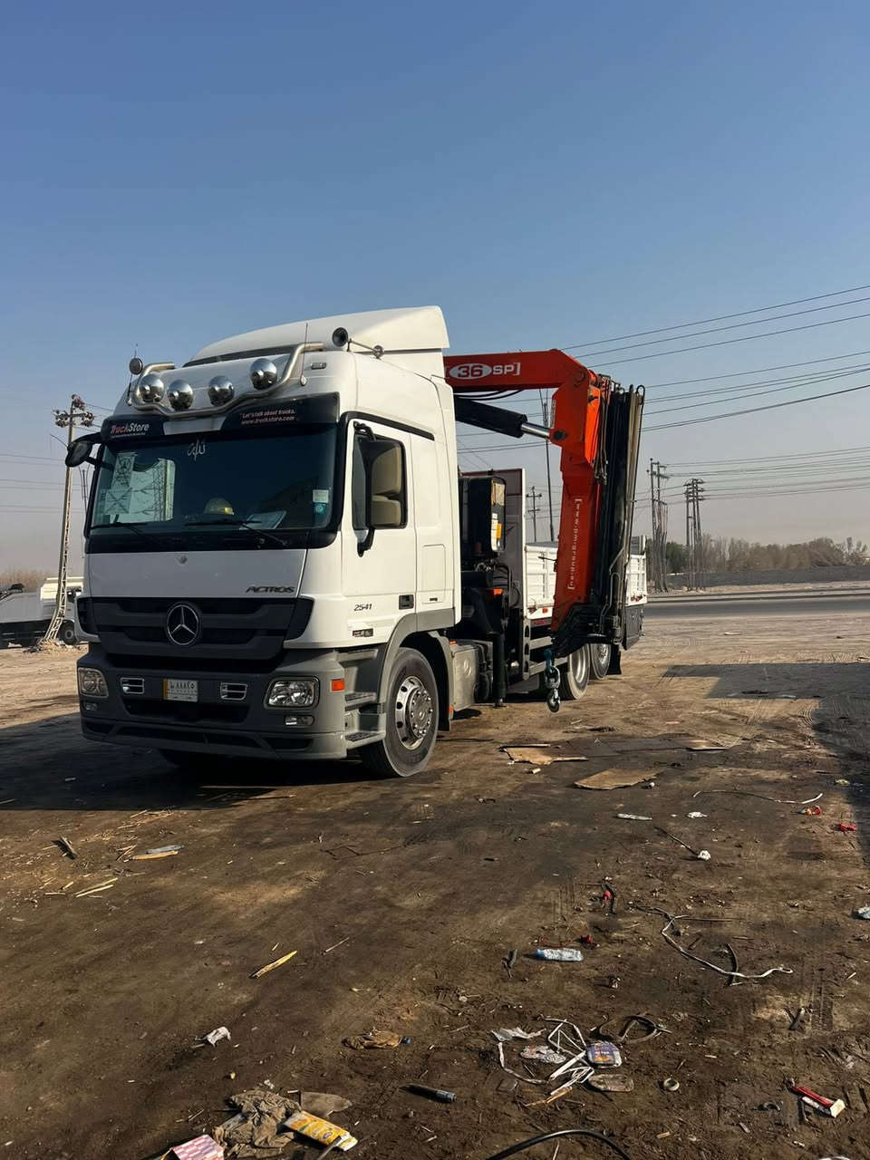 سلام عليكم هياب 2012سياره فول مواصفاته كرين بي ام 16طن طول بدي m6ونص سياره مفحوصه جميع مواقع وشركات ‭٠٧٨١ ٤٤٣ ٩٨٨٠‬
