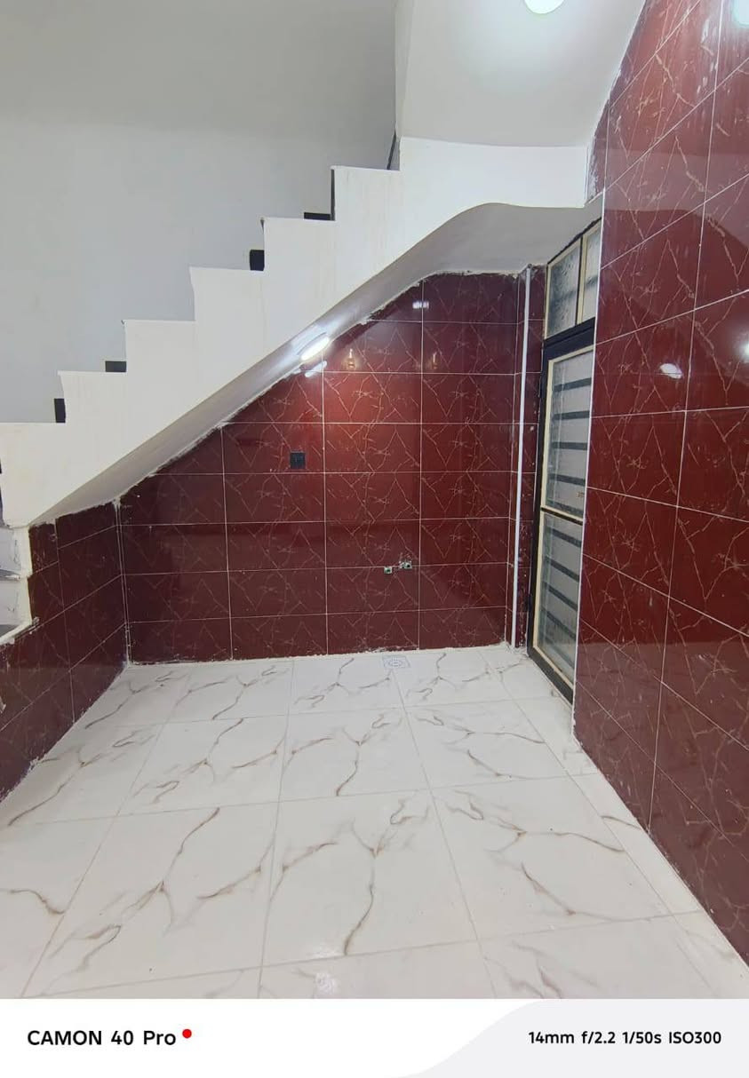 #يعلن مكتب اليرموك العقار
🥰🥰يوجد قصاد لمريح,🥰🥰
🔆🔅 الـــدار للــــــبـيــع 🔅🔆***********
⚜️ المســــاحة⚜️50متر بيت  لبناء درجه اولى 

. طابو   زراعي وقرار محكمة 🪐
⚜️ العنــــوان ⚜️  النجف //  
 البيت مقابل ملحق قرية الغدير 
         🔆  الــتـــفـــــاصـيــــل  
الـبـنـاء  درجة اوله البيت مامسكون 
(()) يحــتوي علا  
غرف وصاله + ومطبخ مفصول+ وستقبال  وصحيات داخل وخارج. 

🔱💵💵💵🥰19 معا لمجال

             ملاحظة (((توجد كافت المساحات والقطع ويوجد بلقصد لمريح  )
⚜️        
((للاستفســار مراجعـة المكتب  #_للعقــار_والمقــاولات
العنــوان مكتب اليرموك  العقار مقابل قرية: الغدير اعمـود 282 #مكتب_اليرموك  العقار_

*********** او الاتصال على الارقام.🟡🟡📞📞📞♾
   🔆📞تطبيق وتساب موجود
او مرسله  😊
