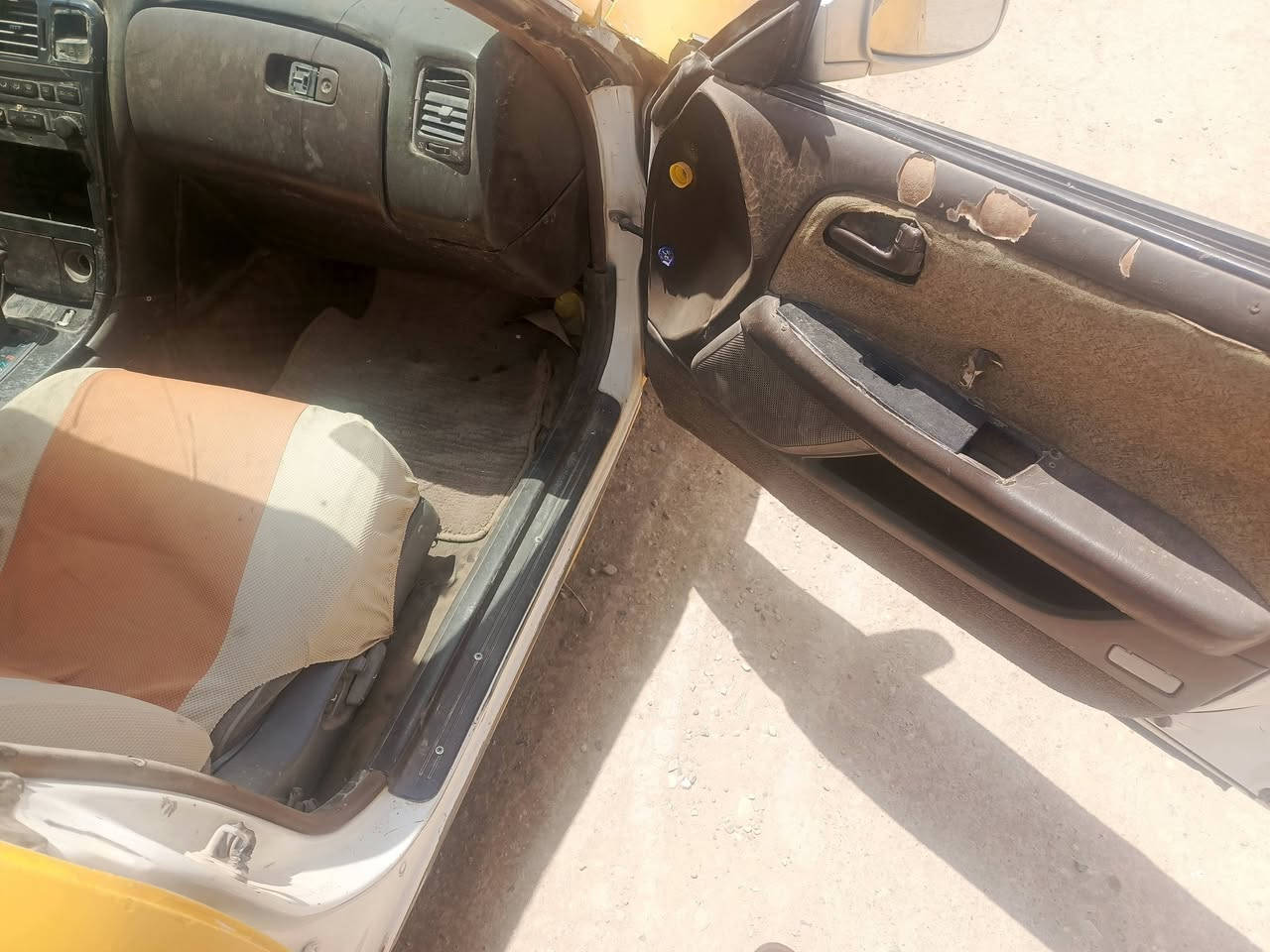 سلام عليكم مرخصت الادمن  سياره شيزر موديل 2000 سنويه ساطقه من 2019 ابيع هل موجود ابيعك وكاله فقط  مكينه وكير وباتري جدد والباقي شوف العين السعر 15 وبيه مجال عنوان ناصريه قضاء الفجر  ه‍ *********** واتساب / ***********

