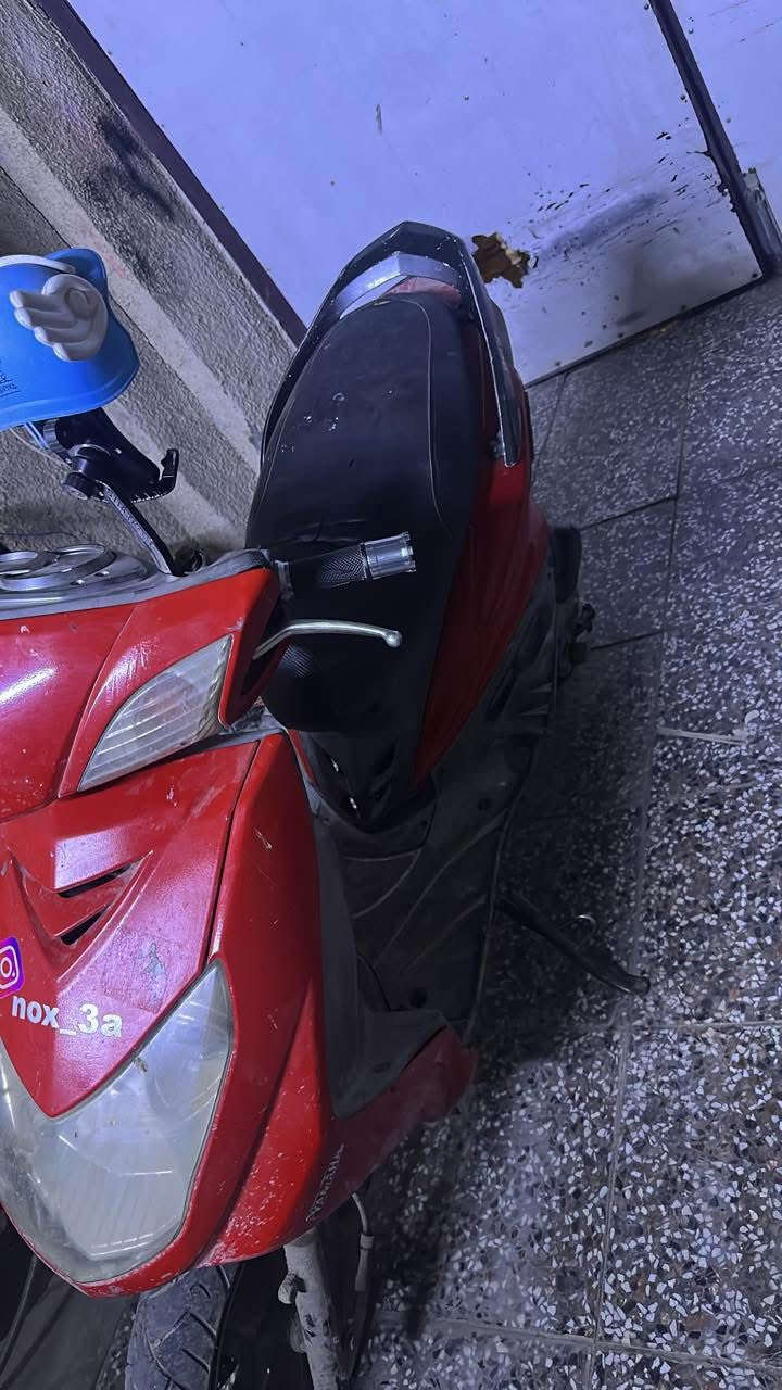 سكنس للبيع شغال كلشي بيها من عدا كيلو متر وبيها نقص فقط ترايش شغاله نكره سلف كفرات مصبوغه حراري جماليه بس سعر550وببها مجال***********
