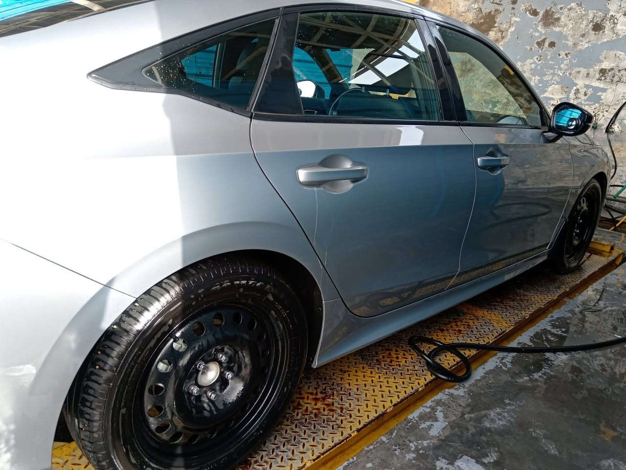 Honda Civic Sport Touring 2025 
تورنگ أعلى فئة فول مواصفات وارد كندي
مبدل فقط بنيد بدون دواخل كل شي بلادي 
ماشية ١٢ الف km
رقم بغداد بأسمي
السعر 169
 *********** واتس اب
