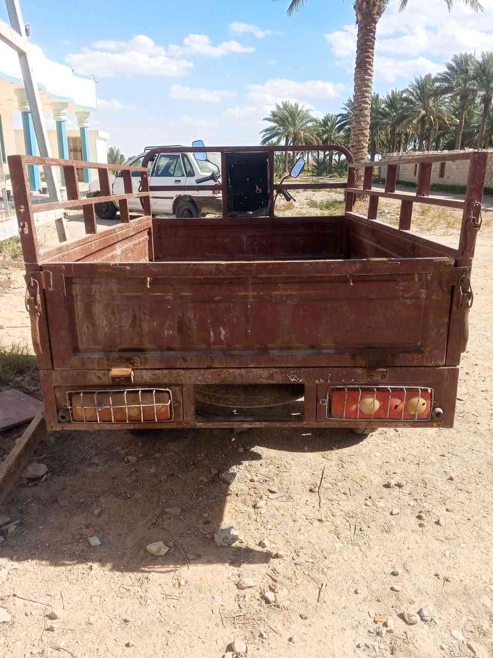 السلام عليكم
للبيع ستوته دايوان نضيفه محرك جديد  تخم تايرات جدد سعره ب 800 بيه مجال 

 عنوان قرب سيطره اللج 

الاتصال ***********
