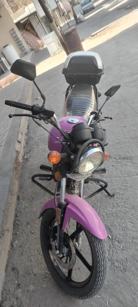 دايوان 2023سنويه ورقم وكيلهه البغدادية لون وردي محرك 200
*********** حله سياحي
دراجة نضيفه كلش ماشيه قليل كلش سعرهه2و600بيهه مجال
