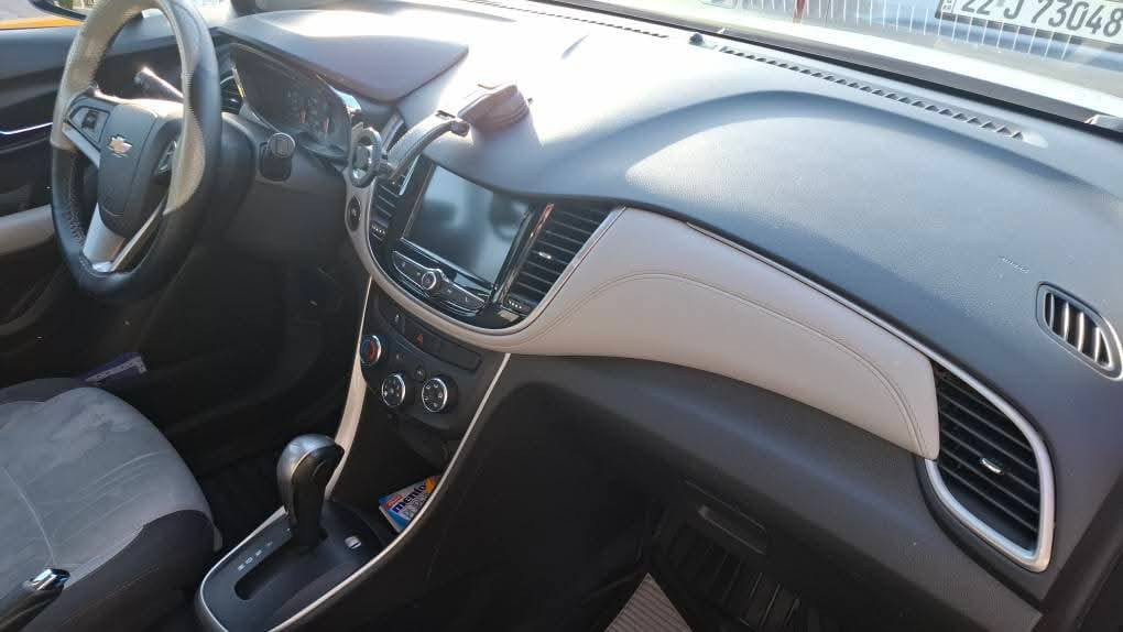 Chevrolet Trax 2019 Premier
- وارد شركة المنصور
- فئة  Premier أعلى فئة
- محرك ٤ سلندر ١٨٠٠
- بصمة
- أضواء Auto
- أضواء LED أمامي + كاشفات ضباب أمامية و خلفية
- شاشة معلومات في ال (Dashboard)
- شاشه وسطية كبيرة
- كاميرا خلفية
- حساسات خلفية
- مثبت سرعة
-  تحكم ستيرن جهتين
-  نظام تحكم بلوتوث مع ٦ سماعات وكذلك AUX USB
- سقف سلايد
-  كشن السائق كهرباء
-  ٦ وسائد امان ( ايرباكات )
- مراقبة ضغط الهواء ب ٤ تايرات
- رقم أربيل جديد
-  سنوية جديدة صالحة حتى ٢٠٣٠
عنواني بغداد المنصور 
- لون أبيض
- ماشية ١٥٢ ألف كم
للاستفسار اتصل او واتساب 
***********
