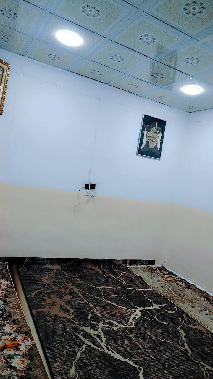 بيت لللبيع مكان الدوانم شارع سوالم لبيت غرفه+ترك كبير +صاله +مطبخ. +صحيات مجاري داخل وخارج شارع مجاري قطره مي مضل مساحه لبيت 180 متر واكو مساحه بيه إذ تريد تبني *********** خابرني وبيك خير ودللل
