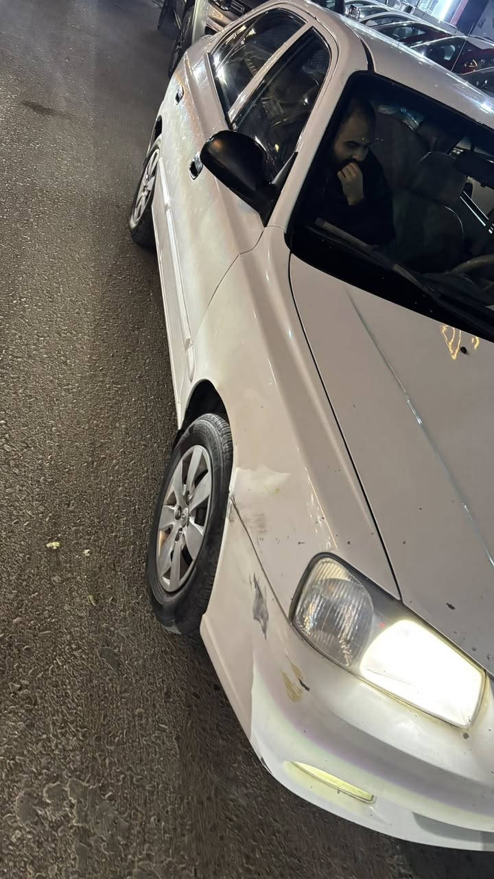 سلام عليكم فيرنا ٢٠١٠للبيع كير عادي سياره باسمي لا وكاله ولاباسم شركه تحويل ثاني يوم مكاني بغداد يرموك سياره بيها طخات وبيها باب صبغ والباقي كفاله ***********
