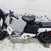 ماطور شحن حجم 20الكبير بطاريات جدد ملف نضيف سعر 200 للتواصل 0773205405...